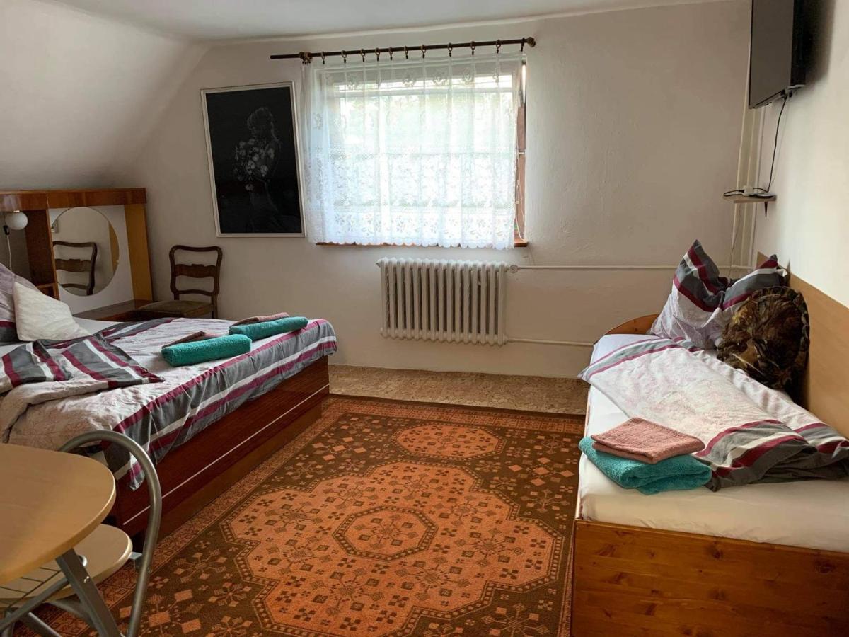 Homestay Mezna 85 *